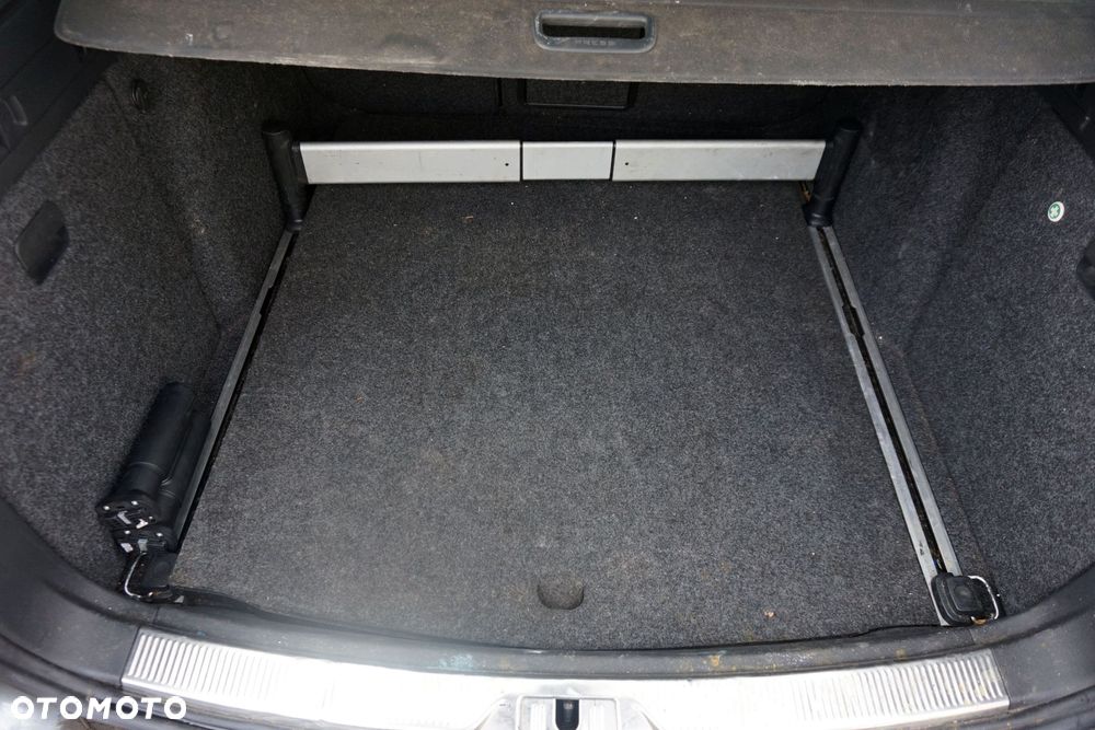 PODŁOGA WYKŁADZINA BAGAŻNIKA SUPERB II 3T KOMBI  SKODA 2008-2013 - 1