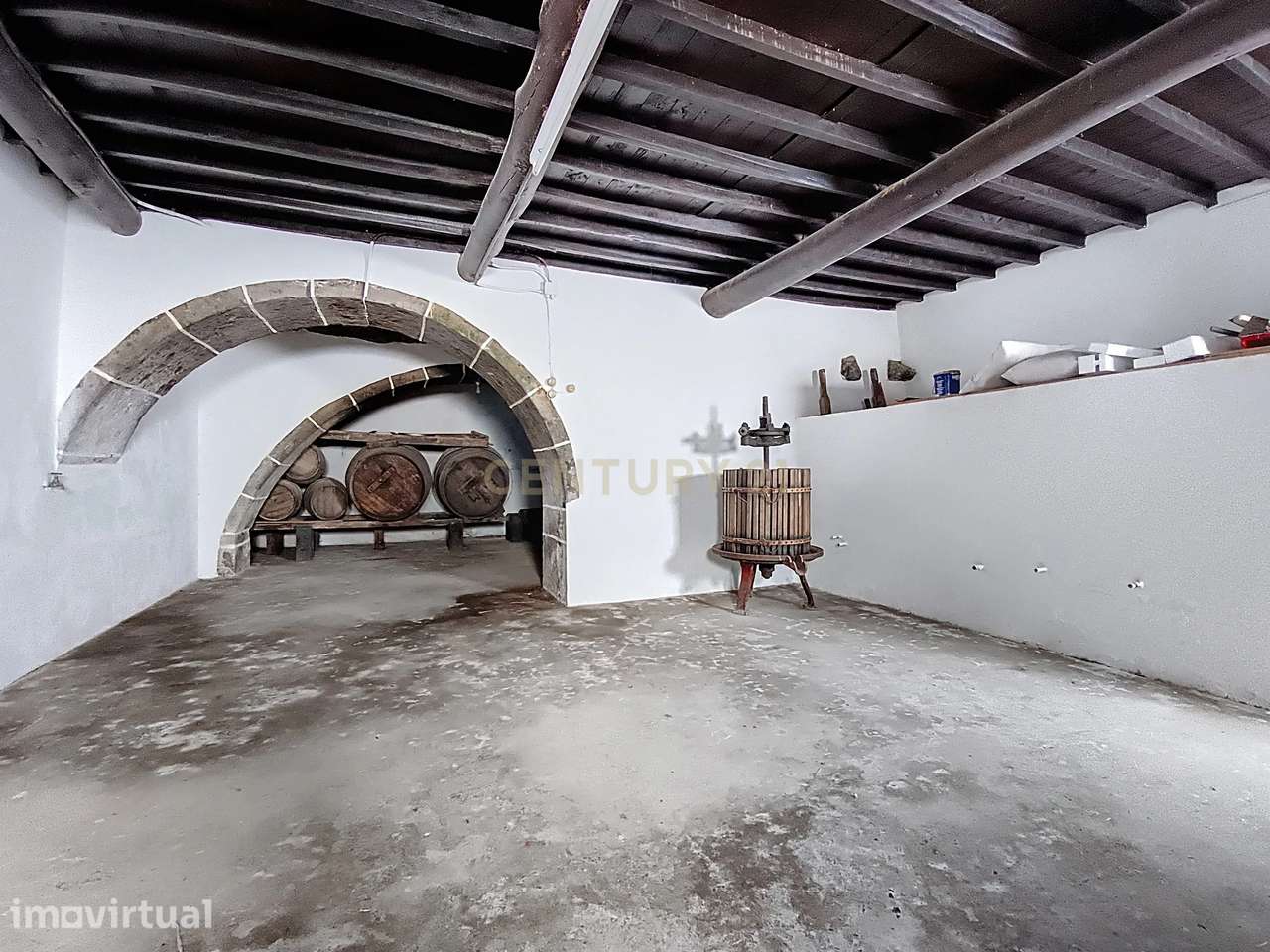 Moradia Senhorial Única no Centro Histórico de Santa Cruz, Lagoa - Grande imagem: 3/34