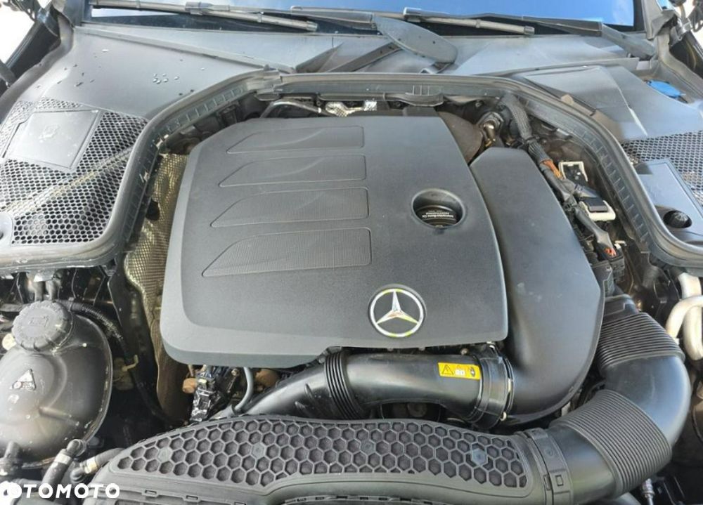 Mercedes-Benz Klasa C 300 9G-TRONIC AMG Line - 10