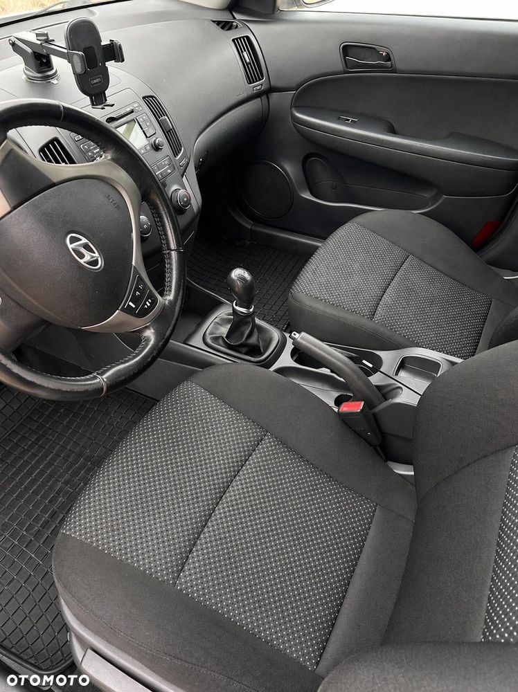 Hyundai i30 1.4 Classic + - 5