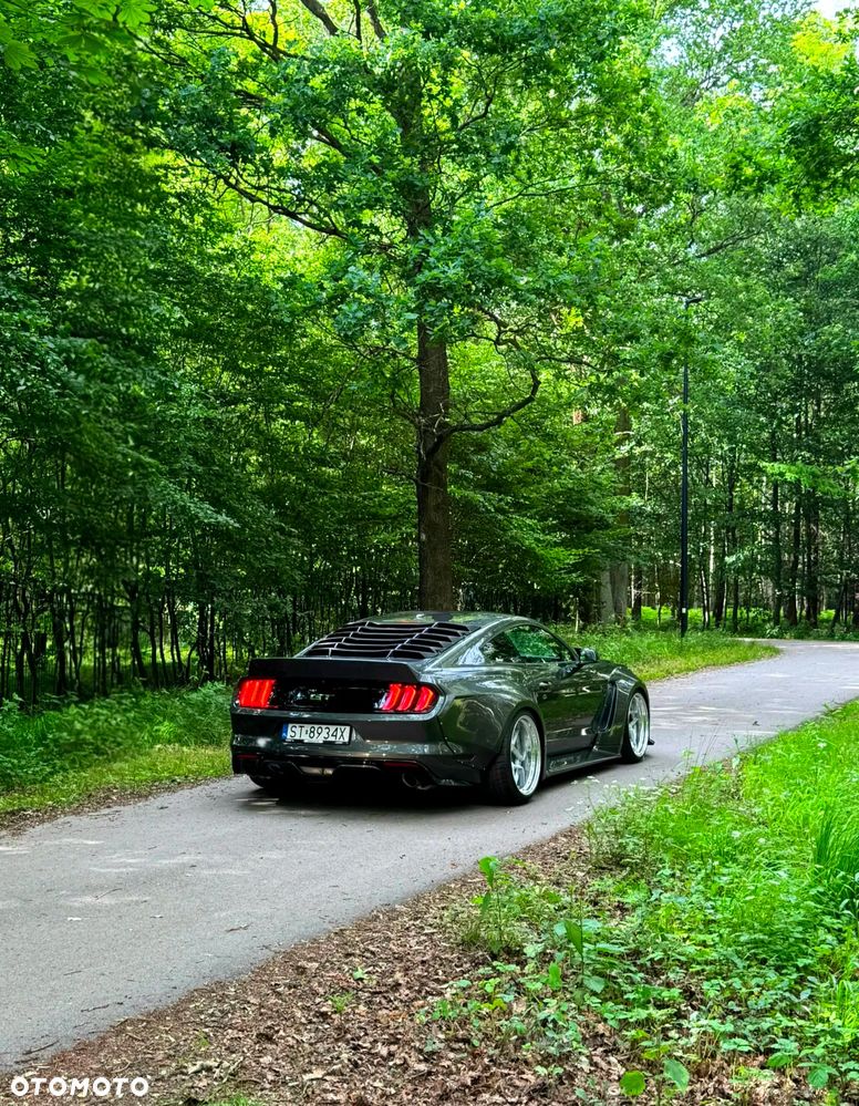 Ford Mustang - 6