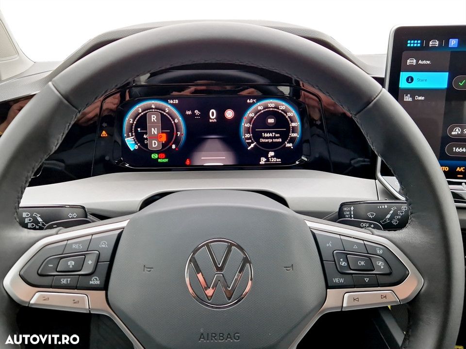 Volkswagen Golf 1.5 eTSI DSG MHEV Life - 17