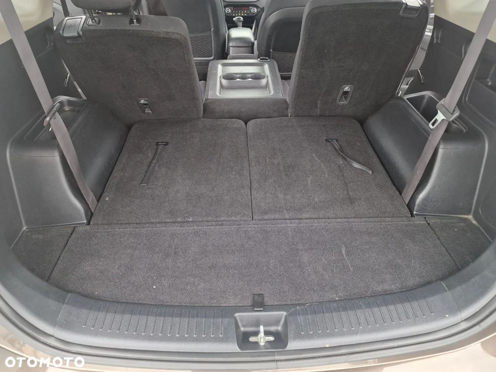 Kia Carens - 6