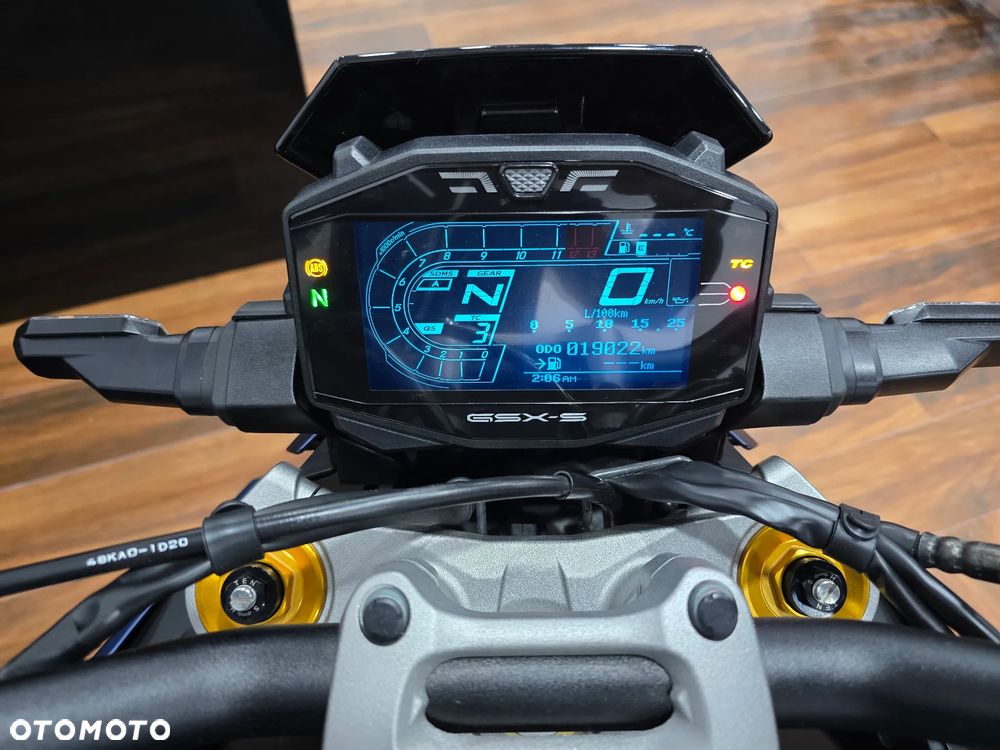 Suzuki GSX - 4