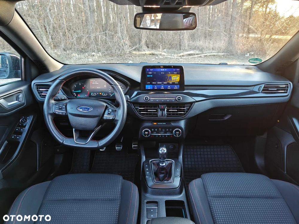 Ford Focus 1.5 EcoBlue Start-Stopp-System ST-LINE - 22