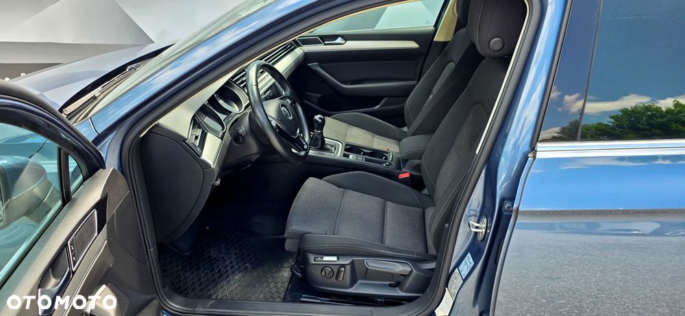 Volkswagen Passat 2.0 TDI (BlueMotion Technology) Highline - 18
