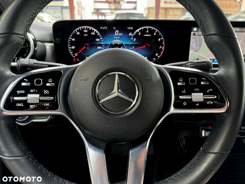 Mercedes-Benz CLA 200 Progressive 7G-DCT - 19