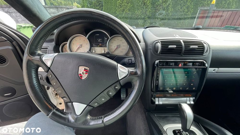 Porsche Cayenne - 35
