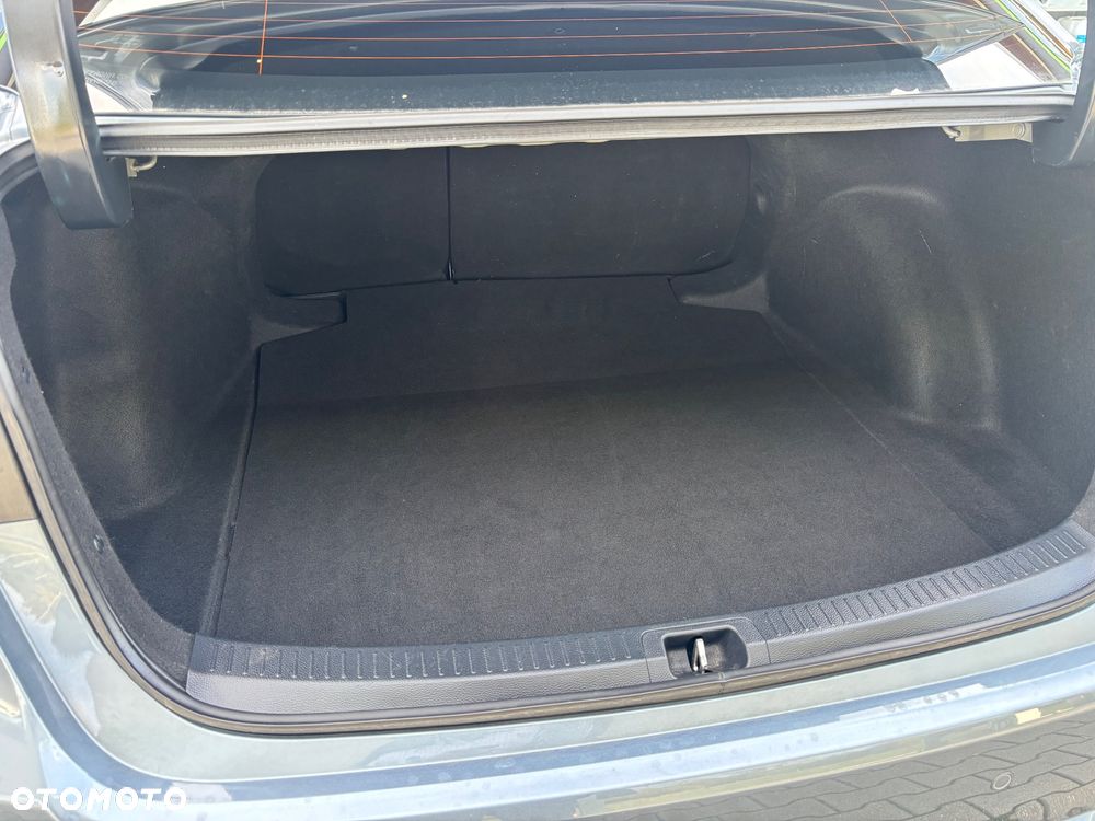 Toyota Corolla 1.8 Hybrid Comfort - 16