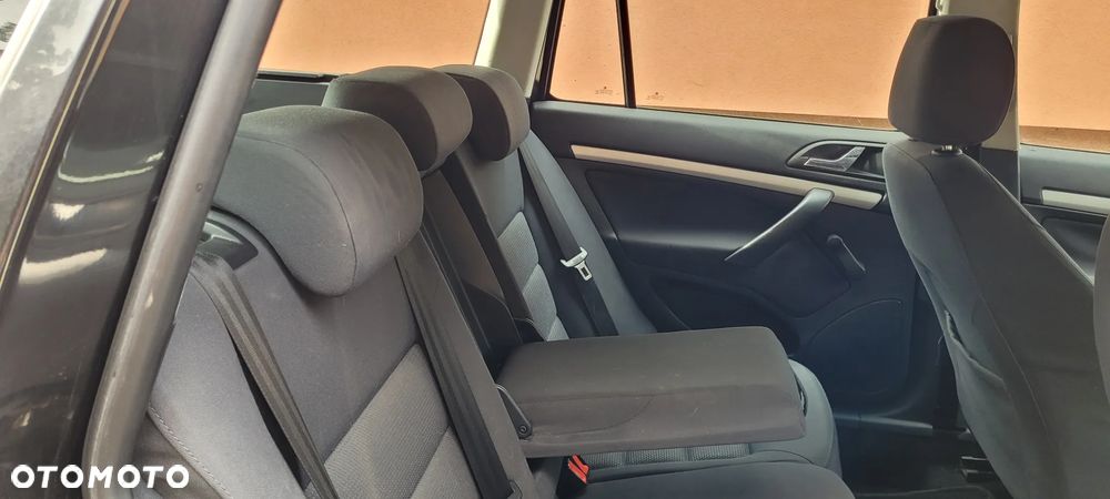Skoda Octavia 1.6 Ambiente - 2
