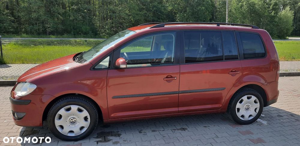 Volkswagen Touran 1.9 TDI DSG Conceptline - 9