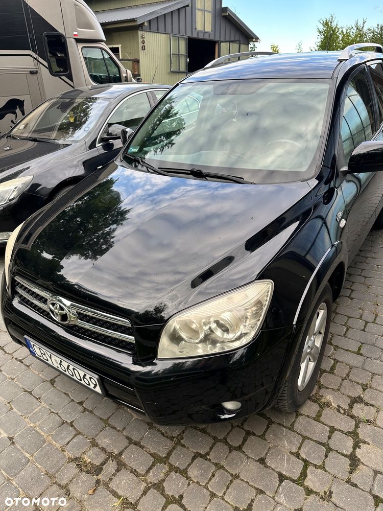 Toyota RAV4 - 1