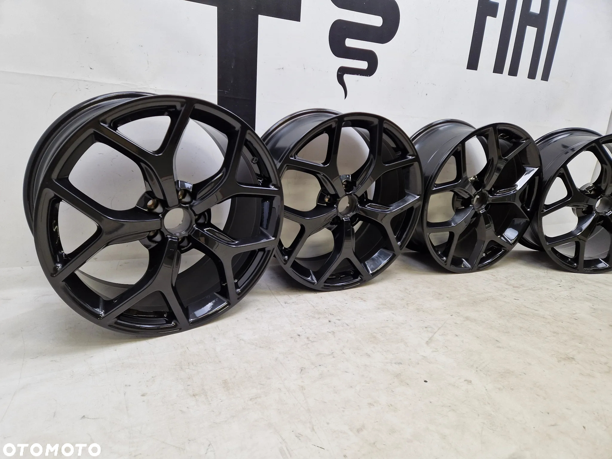 Felga felgi Alfa Romeo Giulia NOWE OE 8Jx19H2 9Jx19H2 ET33 ET34 - 2