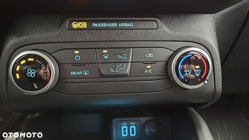 Ford Focus 1.5 EcoBlue SCR Connected - 19