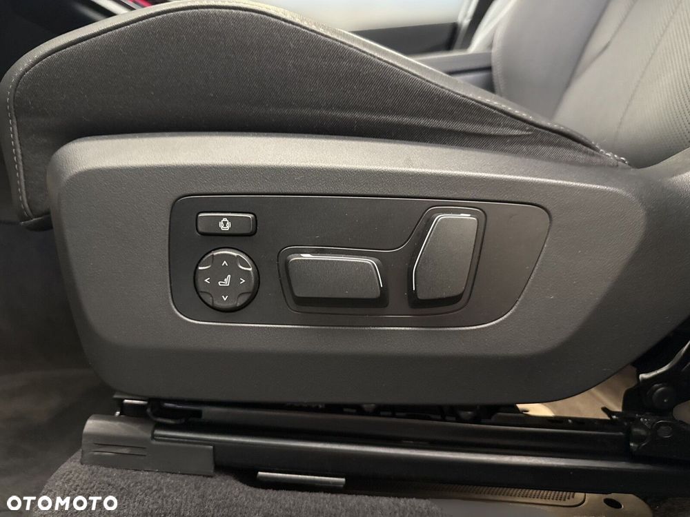 BMW X3 xDrive20 mHEV - 27