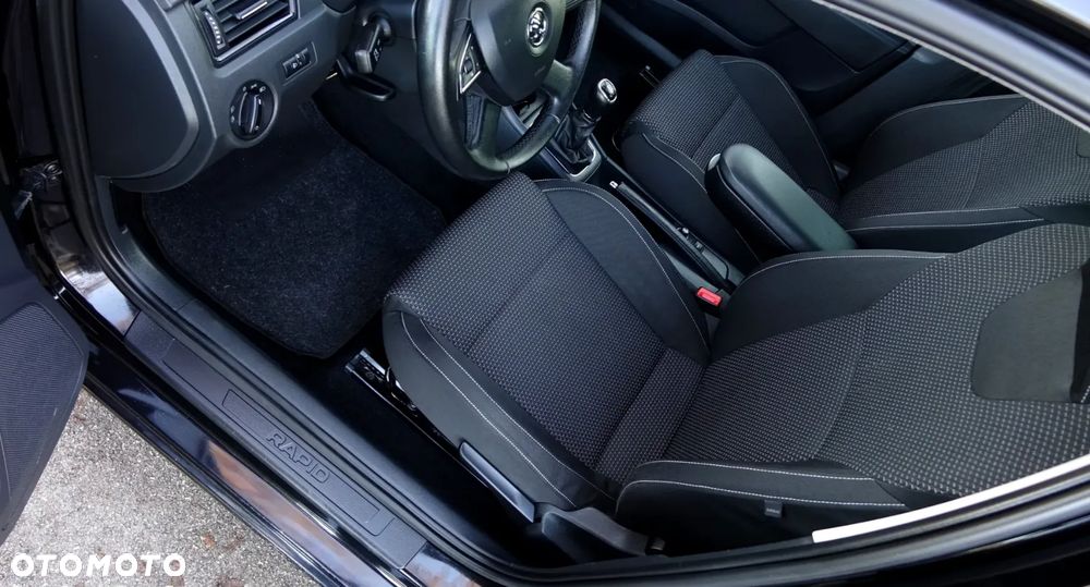 Skoda RAPID 1.2 TSI Ambition - 14