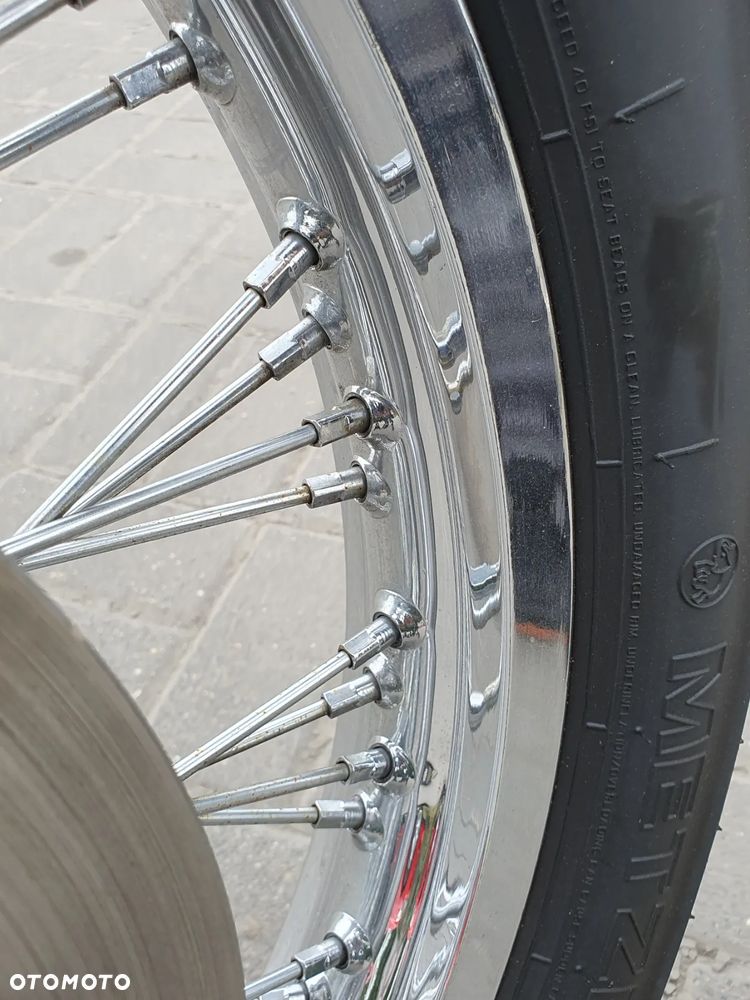 Suzuki Intruder - 18
