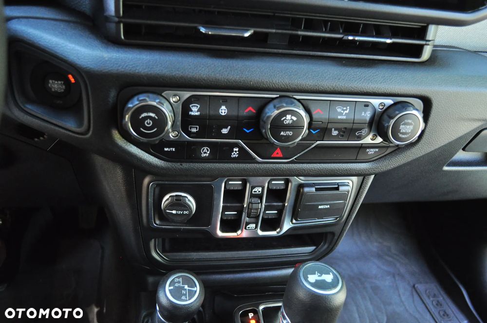 Jeep Wrangler - 23