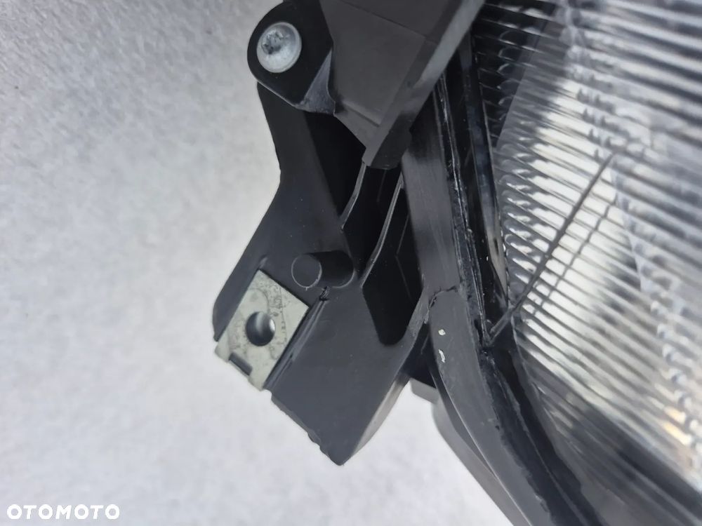 Lampa lewa lewy przód Chrysler Pacifica soczewka 68228949AI - 4