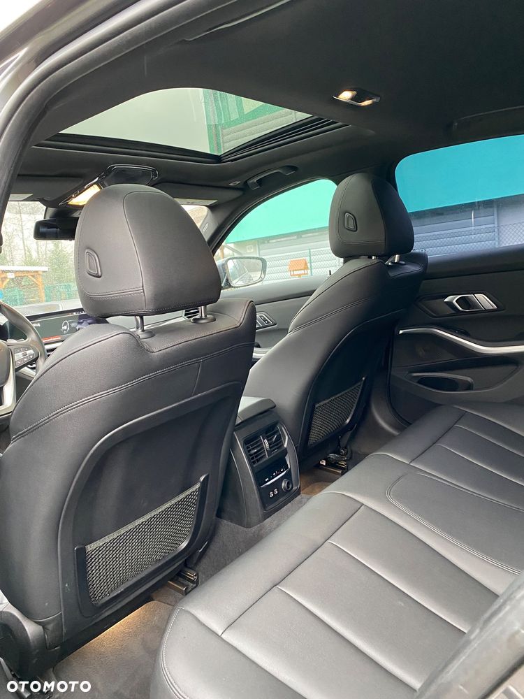 BMW Seria 3 330i Sport Line - 8