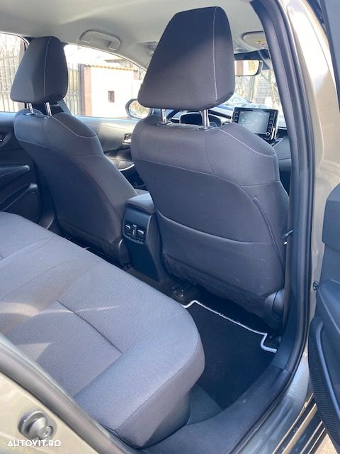 Toyota Corolla 1.8 HSD Business - 9