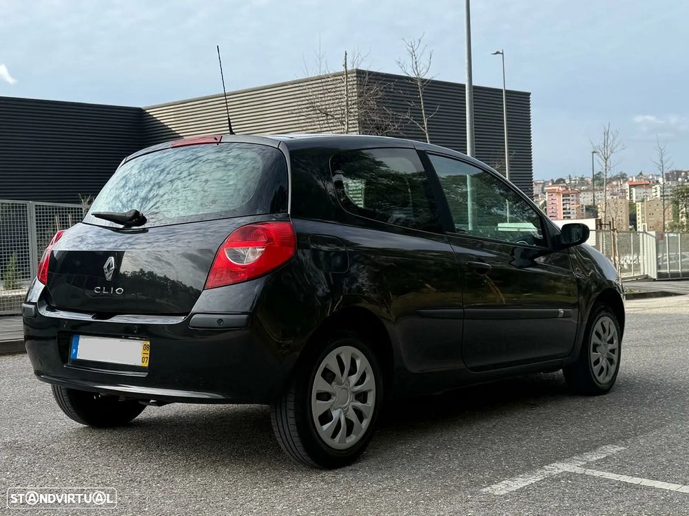 Renault Clio 1.2 16V Confort - 6