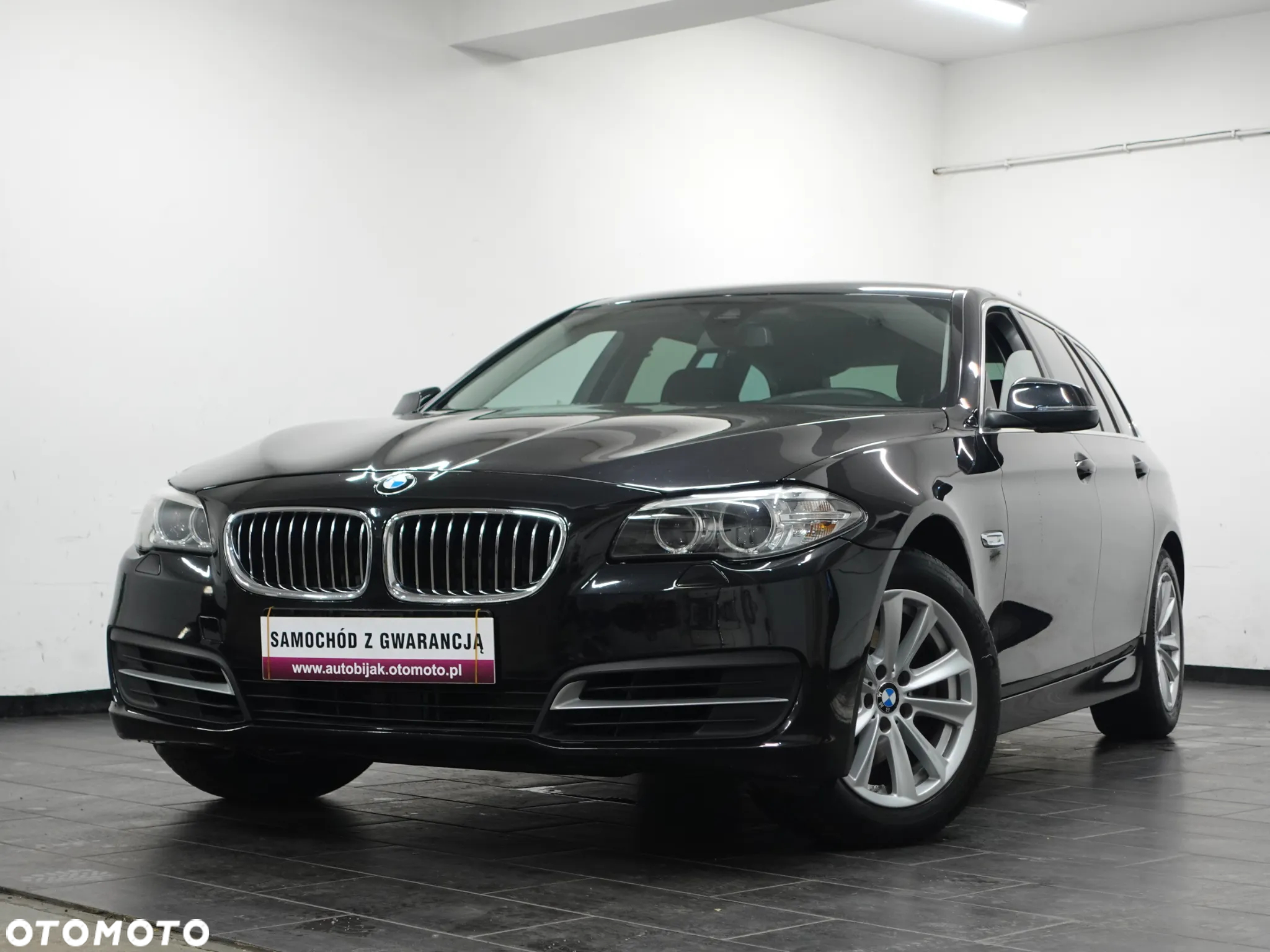 BMW Seria 5 520d xDrive Touring - 14