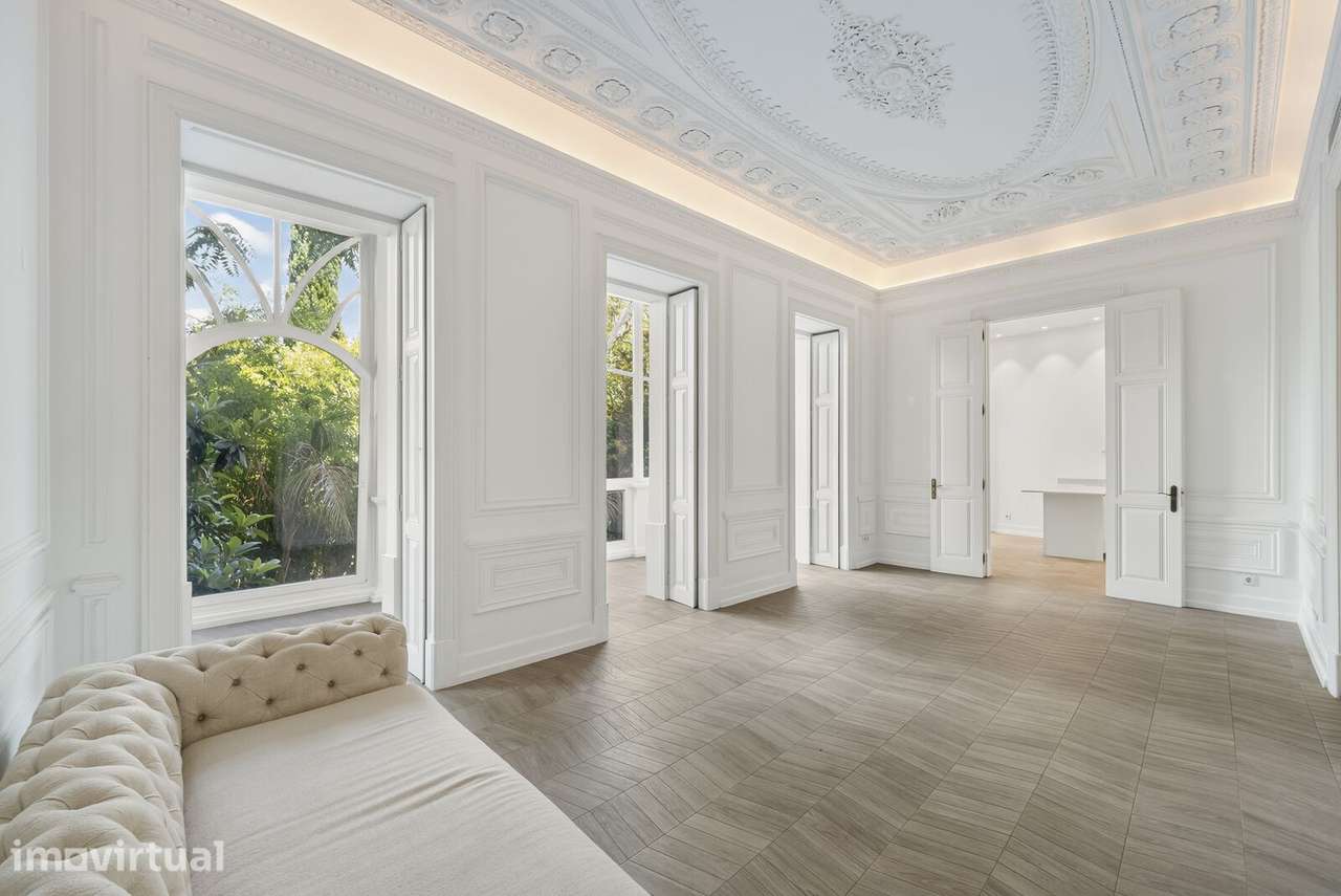 Duplex T3 + 1 com piscina, Estrela, Lisboa
