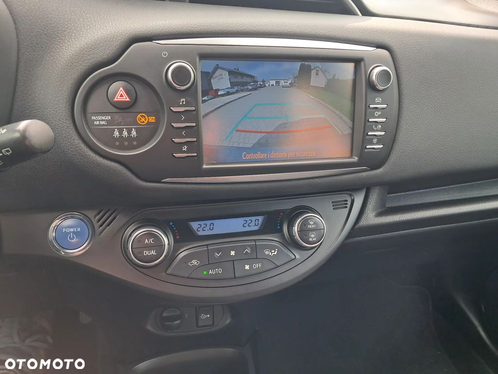 Toyota Yaris Hybrid 100 Selection Passion - 14