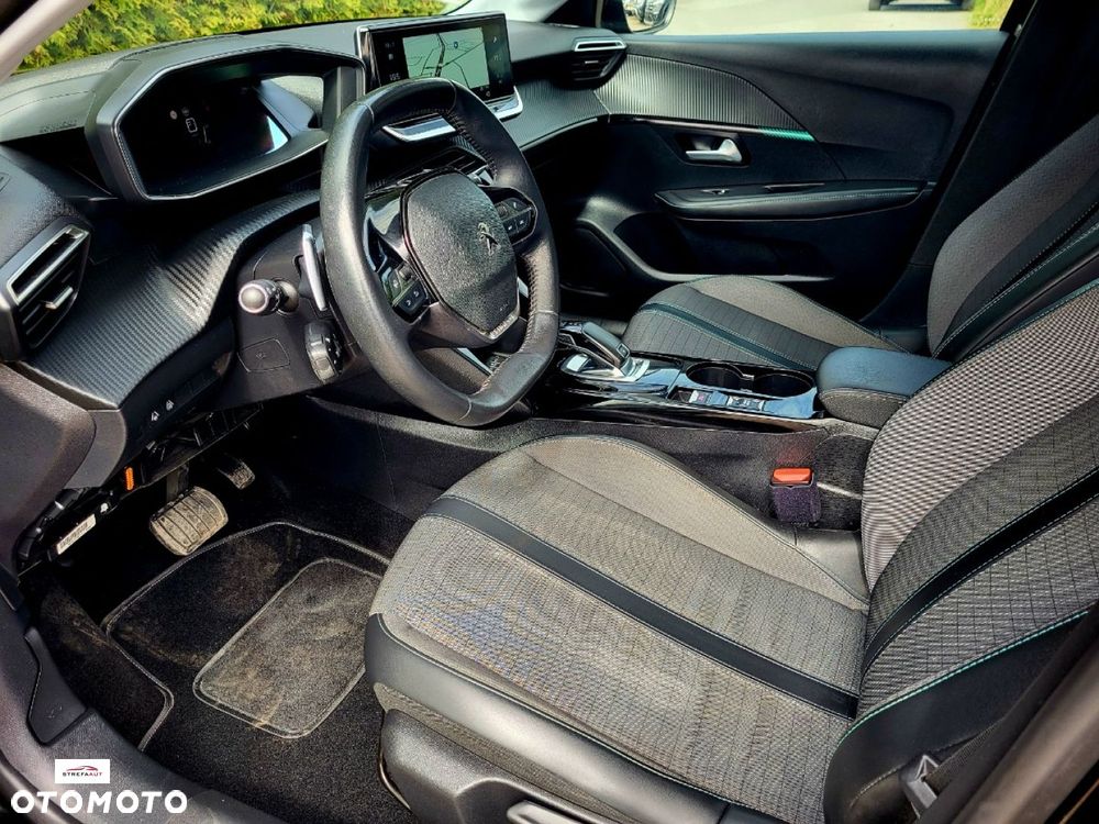 Peugeot 208 - 15