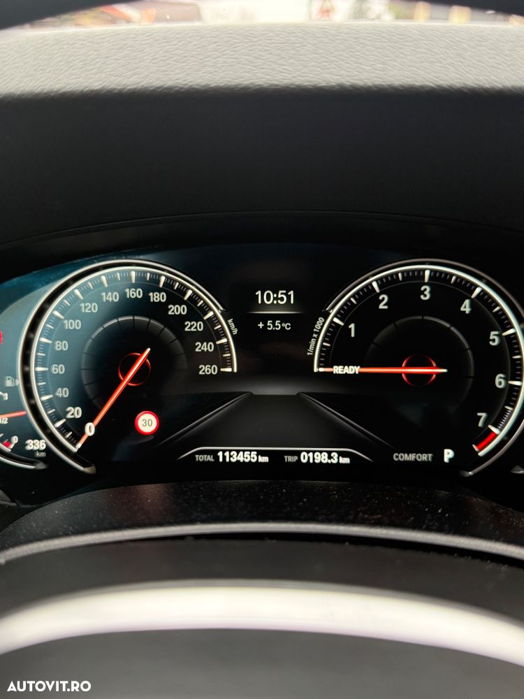 BMW Seria 5 530i xDrive AT - 20