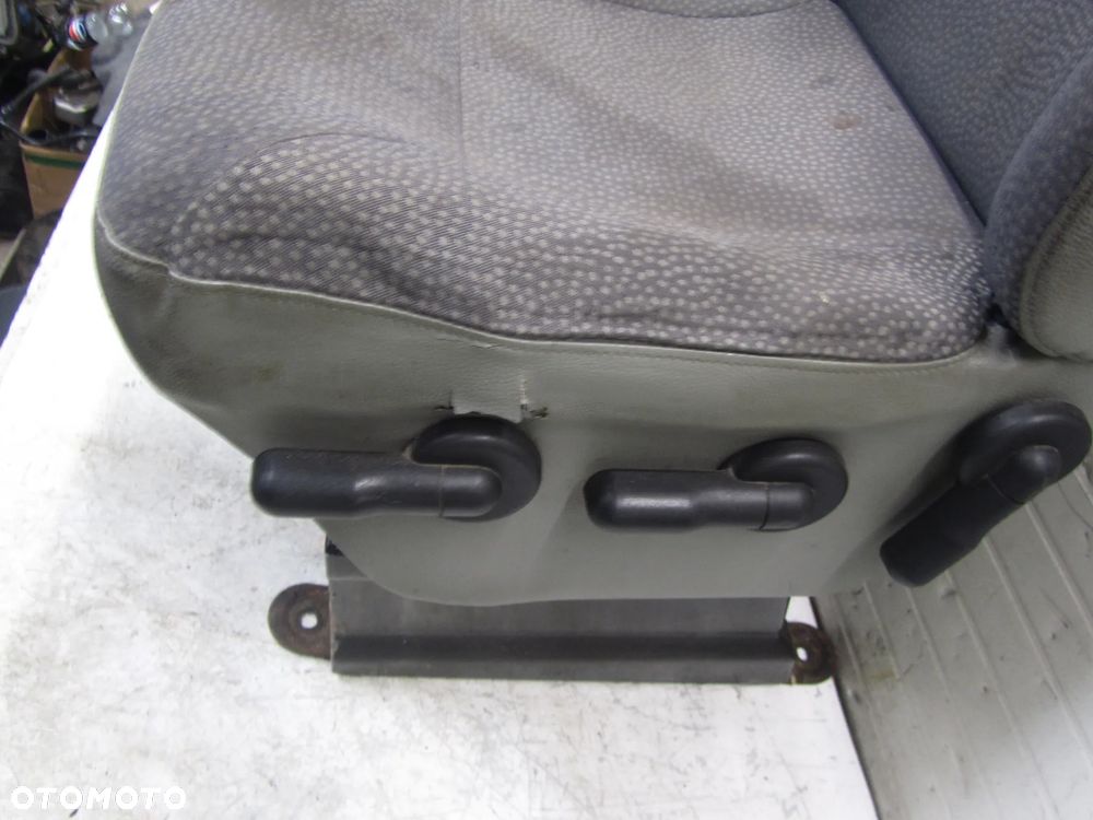 renault master II fl eu fotel kierowcy (uszkodzony) - 4