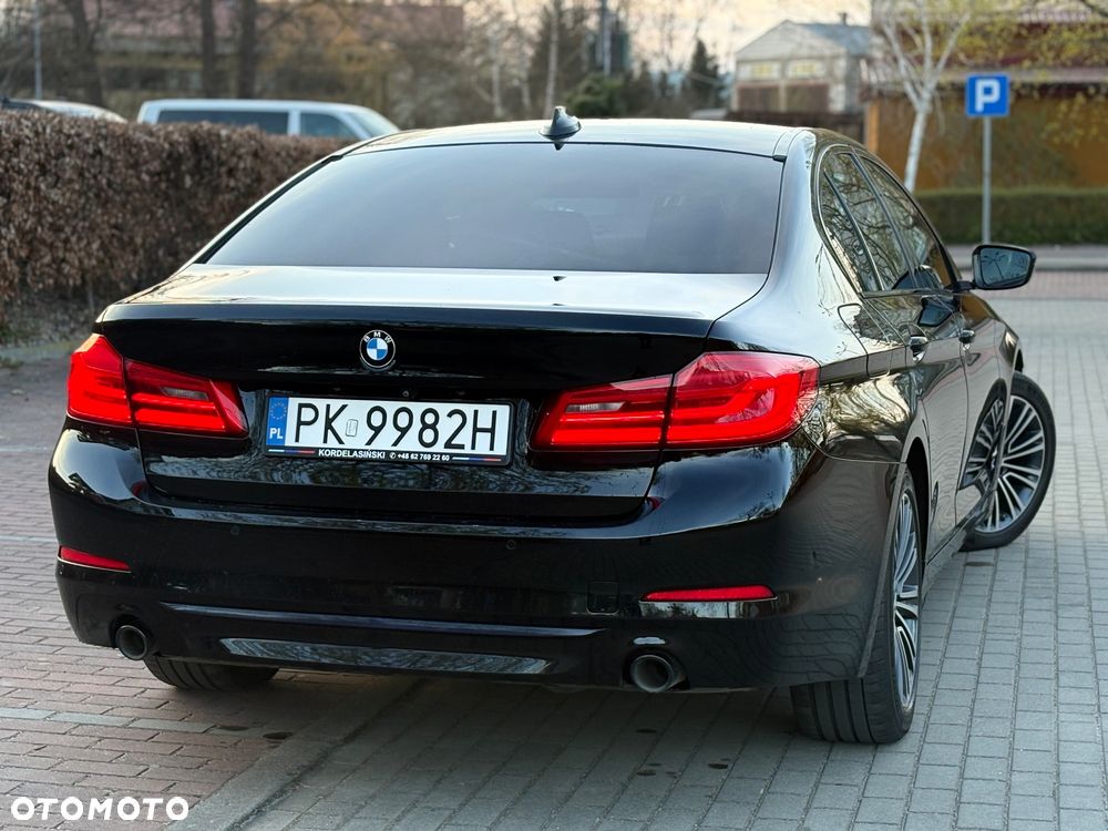 BMW Seria 5 520d Sport Line - 17