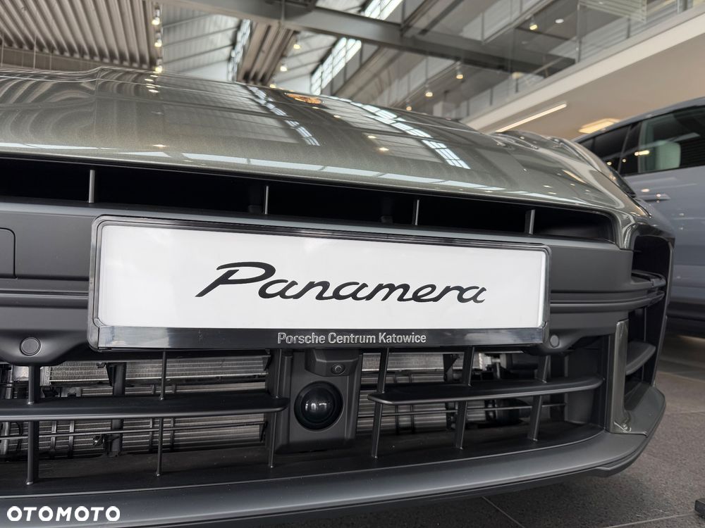 Porsche Panamera - 22