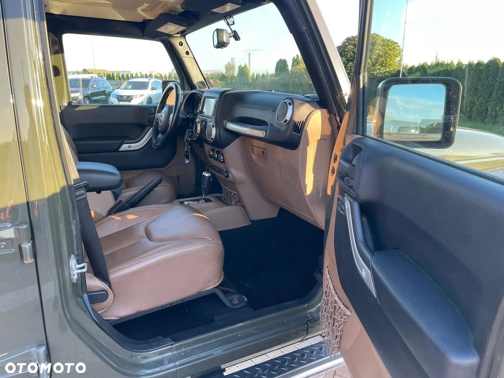 Jeep Wrangler Unlimited 3.6 Automatik Sahara - 21