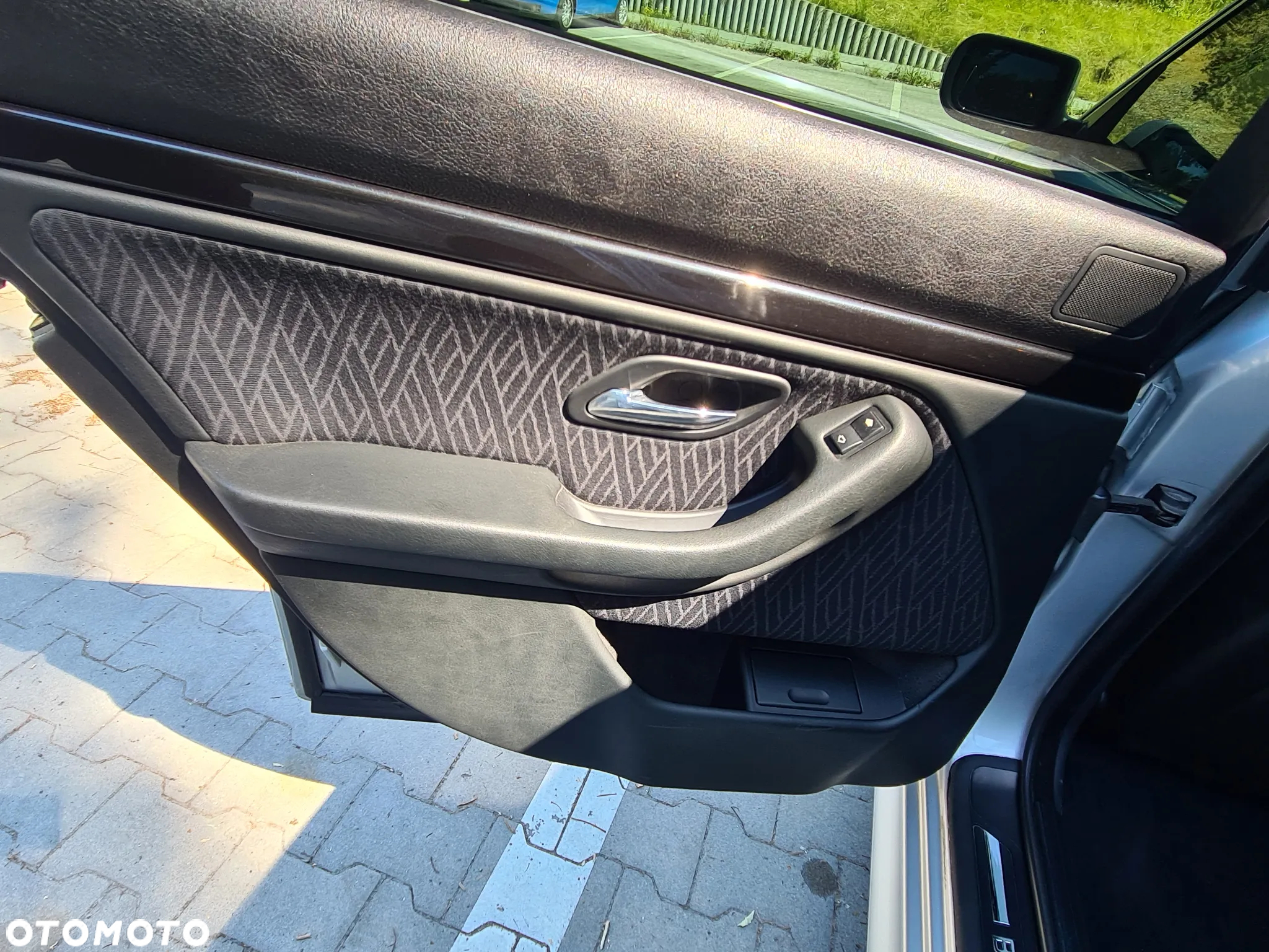 BMW Seria 5 520i - 24