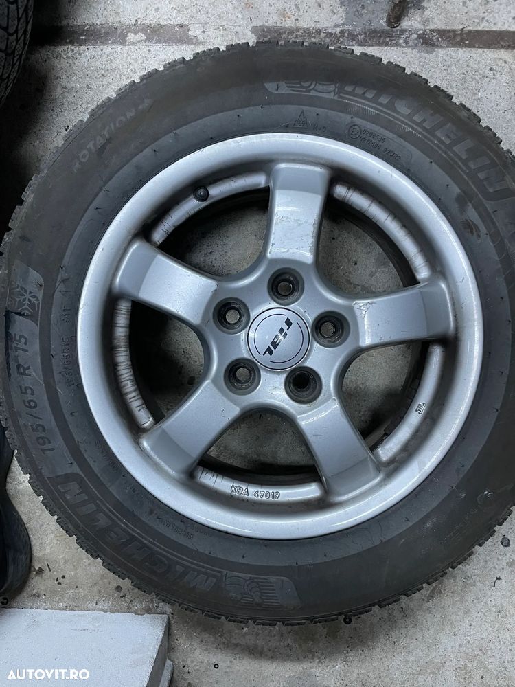 Volkswagen Golf 2.0 TDI Comfortline - 11