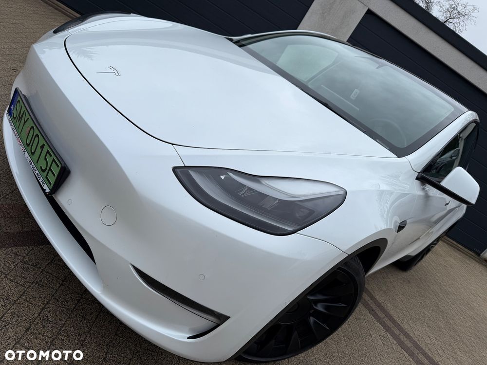 Tesla Model Y Long Range AWD - 23