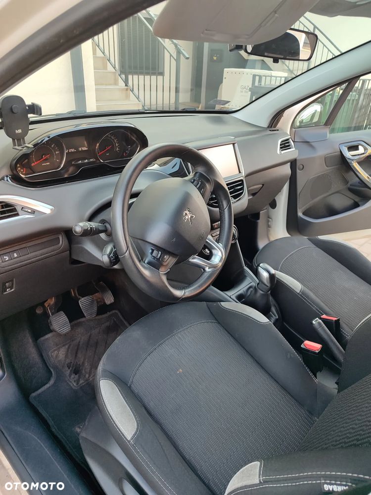 Peugeot 208 1.2 PureTech Active - 13