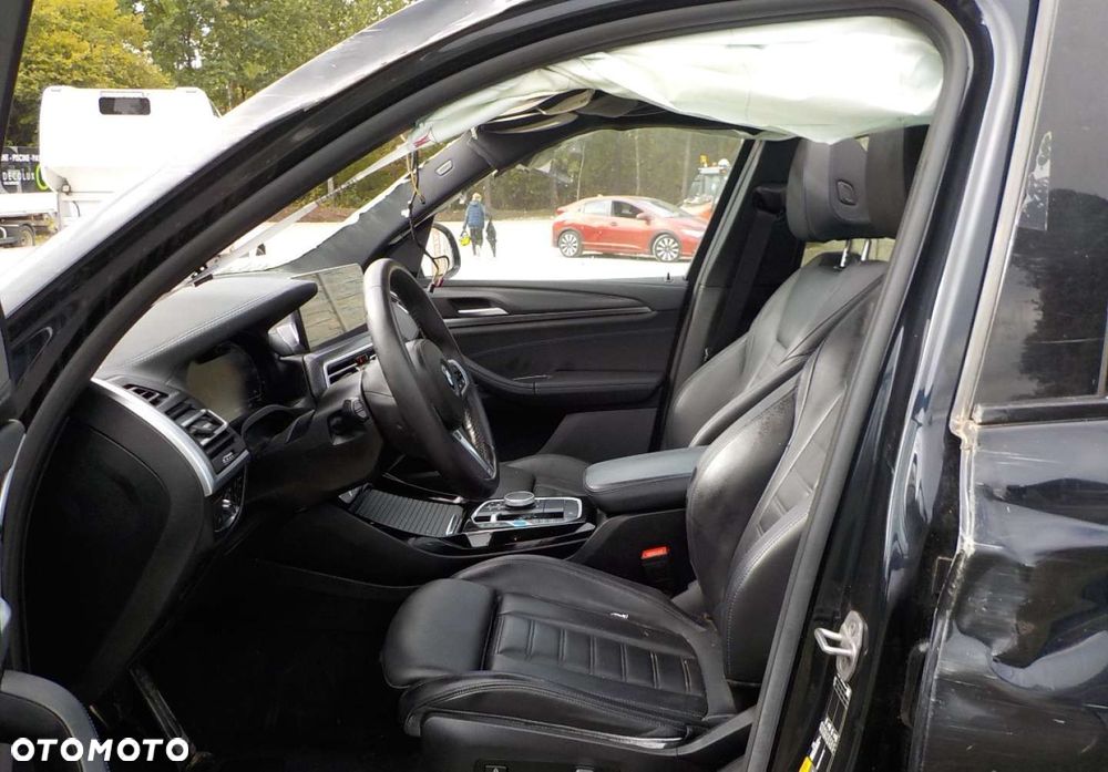 BMW iX3 - 24