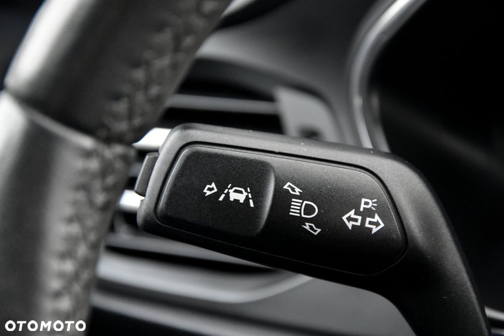 Ford Focus 1.0 EcoBoost Hybrid ACTIVE STYLE - 36