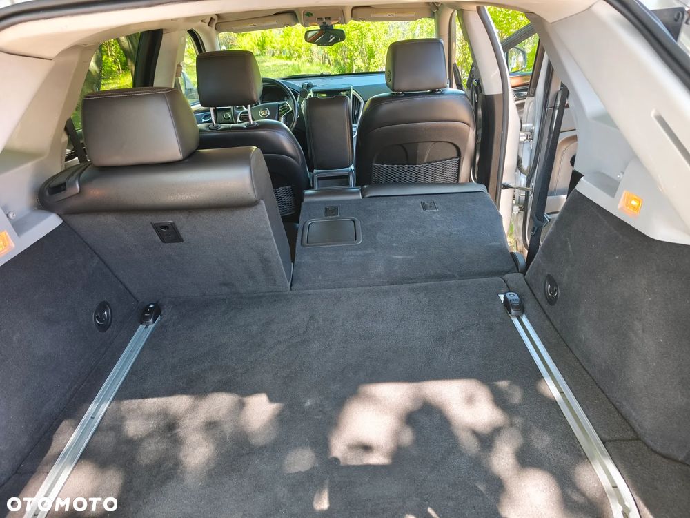 Cadillac SRX - 28