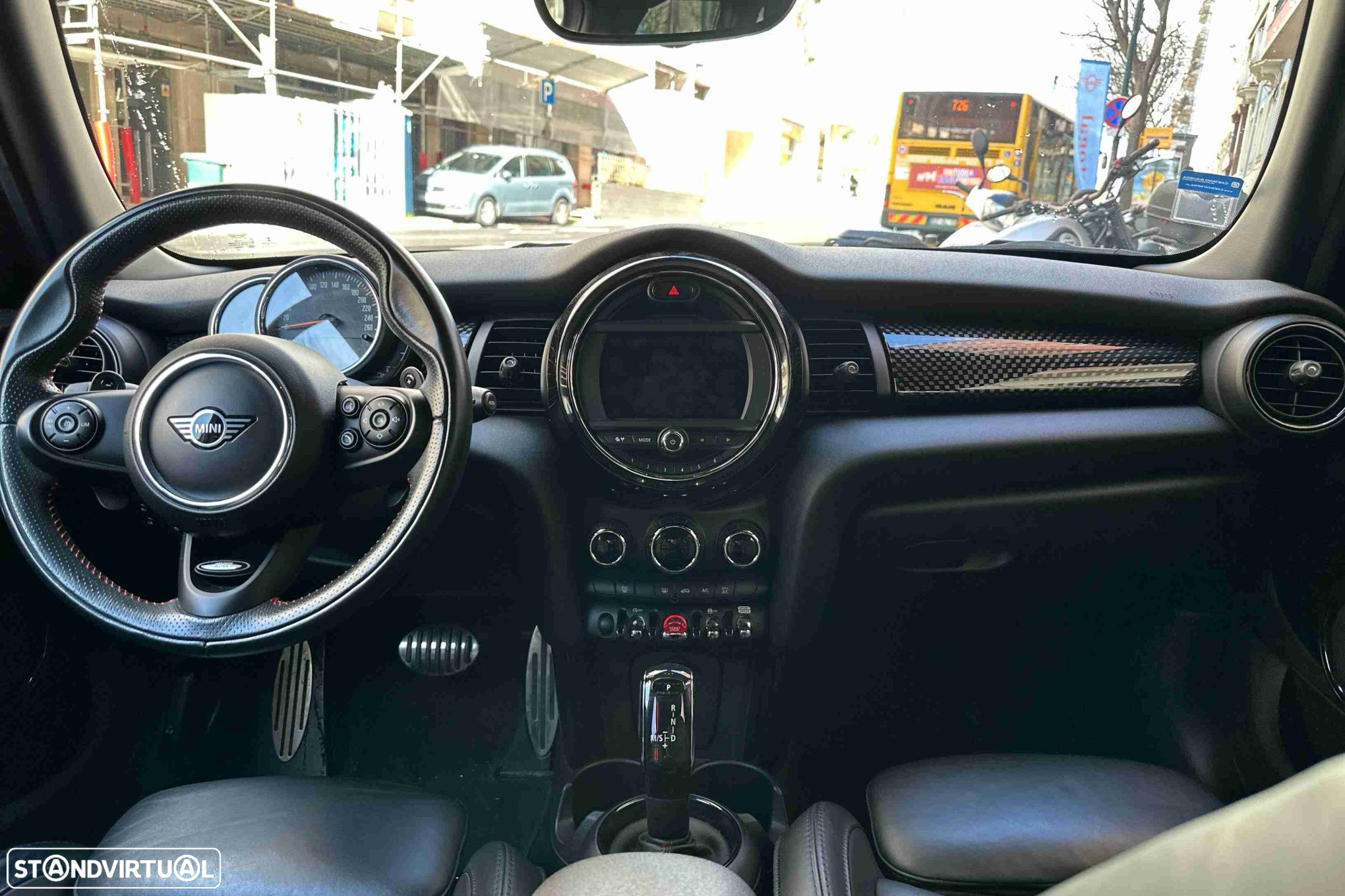 MINI 5 Portas Cooper SD Auto Desportiva - 9