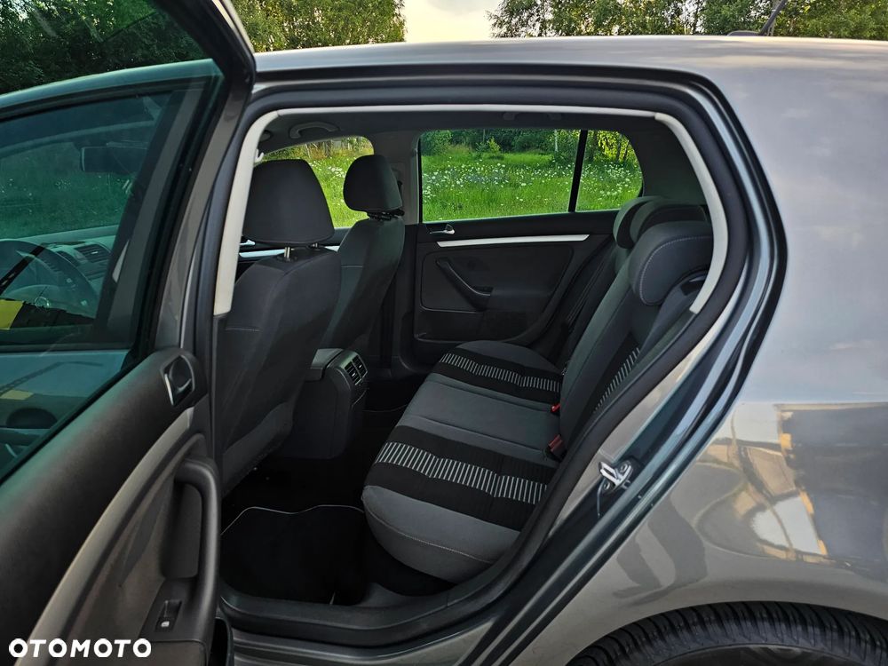 Volkswagen Golf 2.0 TDI United - 11