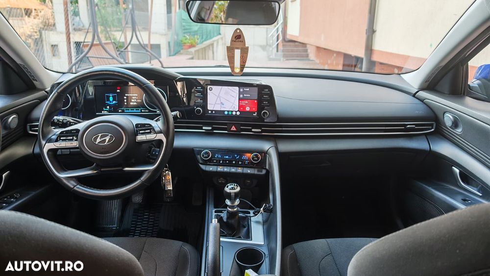 Hyundai Elantra 1.6 l 123 CP 6MT Highway - 6