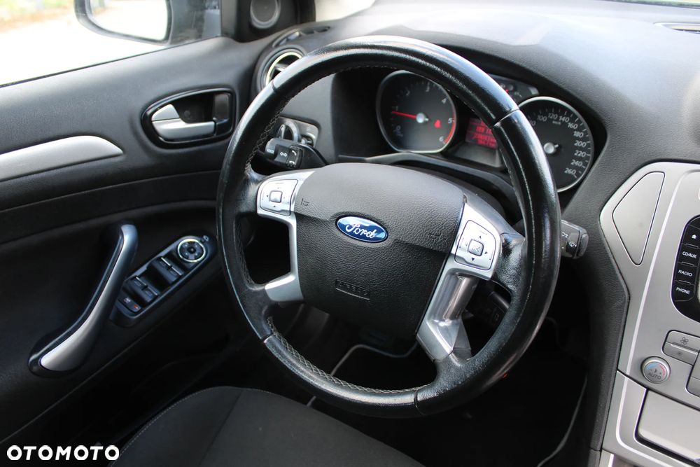 Ford Mondeo - 16