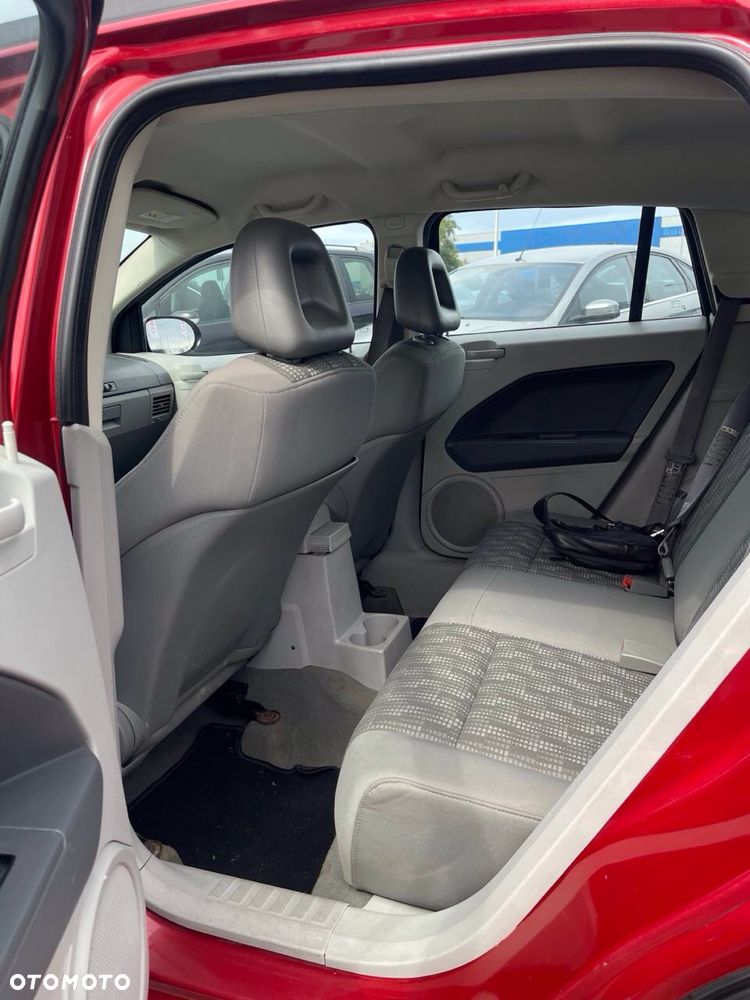 Dodge Caliber - 7