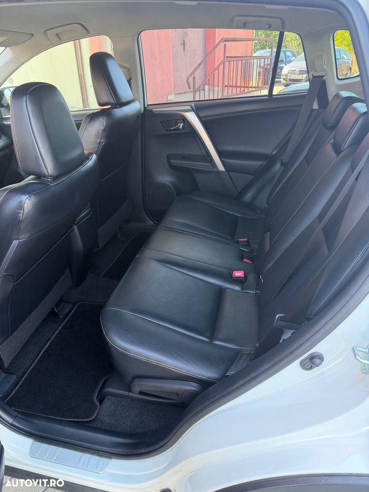 Toyota RAV4 2.0 D-4D 4x4 Edition S - 12