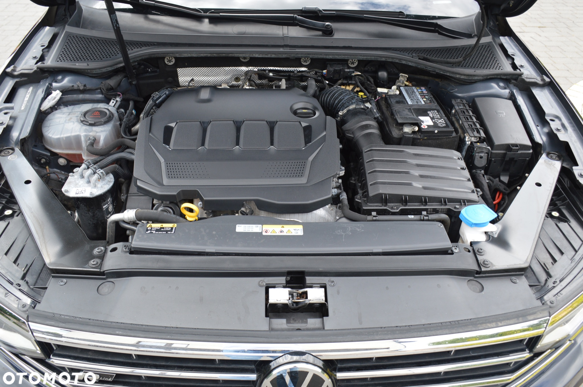 Volkswagen Passat Variant 2.0 TDI SCR DSG R-Line - 35