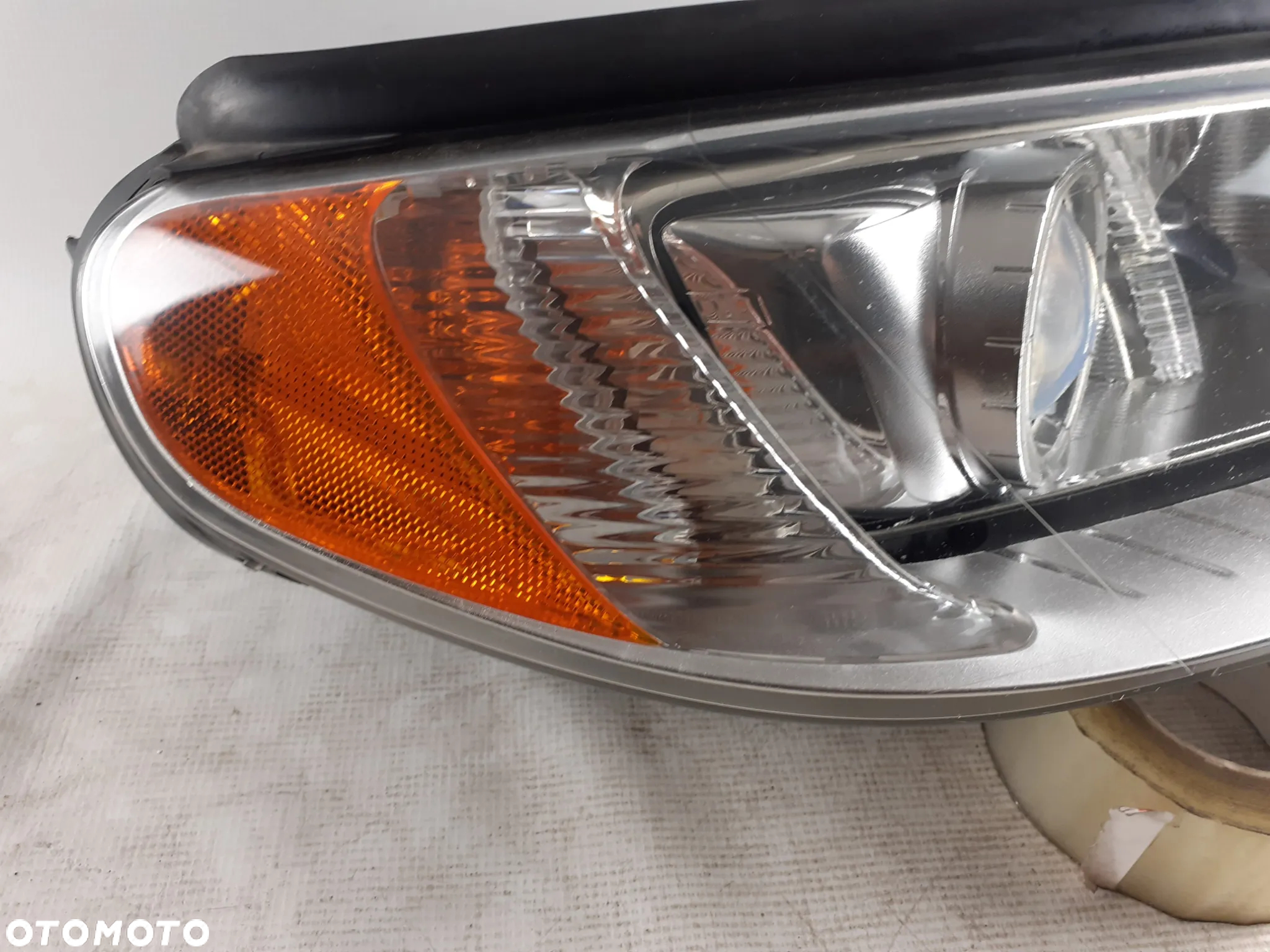 Lampa prawa przód Volvo V70 xenon-skr - 2